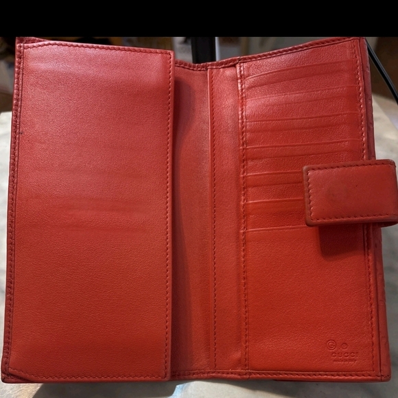 Authentic Gucci 'GG' Scarlet Embossed Leather  Cardholder Wallet - Picture 6 of 8